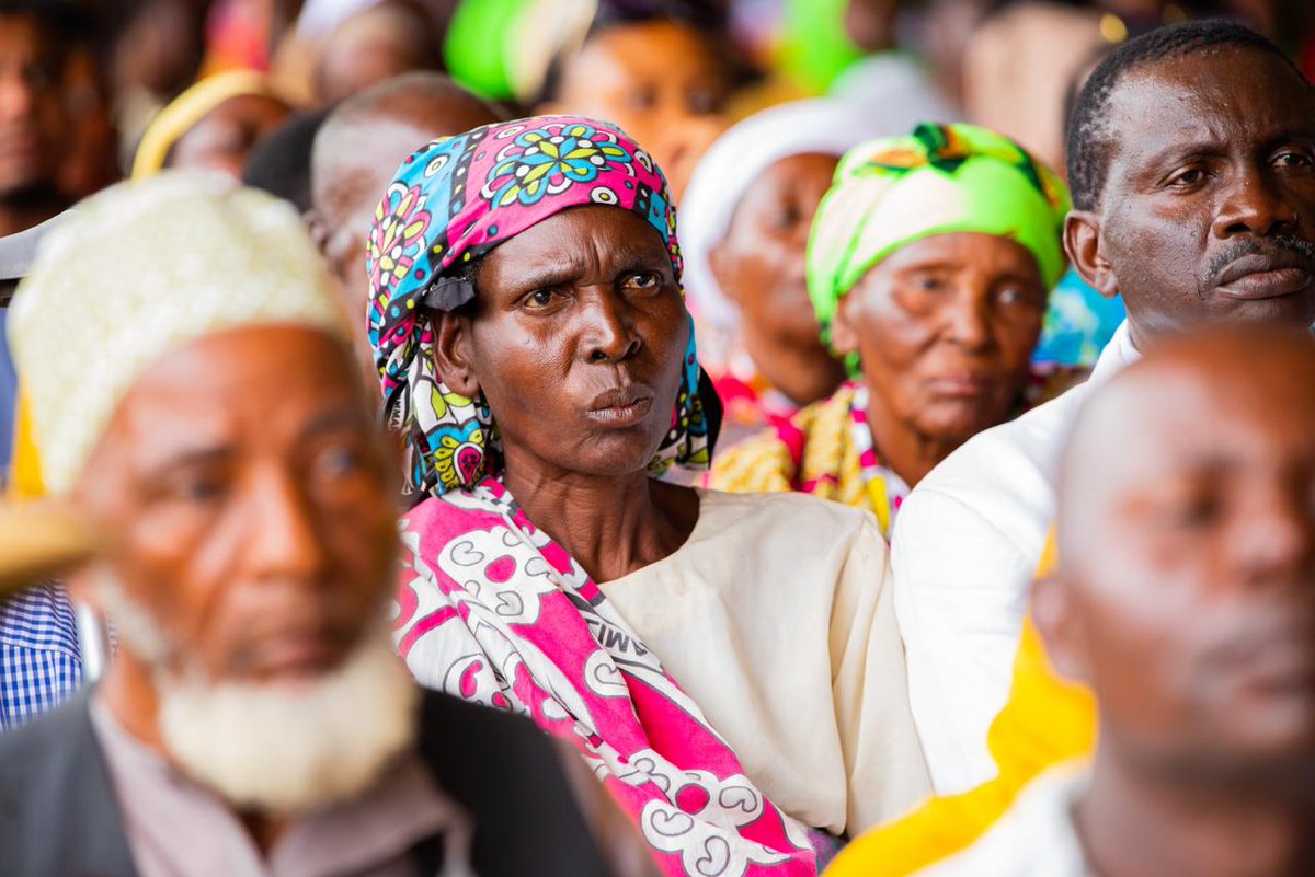 𝐏𝐑𝐄𝐒𝐈𝐃𝐄𝐍𝐓 𝐑𝐔𝐓𝐎 𝐆𝐑𝐀𝐍𝐓𝐒 𝐂𝐈𝐓𝐈𝐙𝐄𝐍𝐒𝐇𝐈𝐏 𝐓𝐎 𝐏𝐄𝐌𝐁𝐀 𝐂𝐎𝐌𝐌𝐔𝐍𝐈𝐓𝐘

President <a href="/WilliamsRuto/">William Samoei Ruto, PhD</a> has awarded citizenship to the Pemba Community.

He said this will give them the identity and recognition that they deserve.

The Head of State noted that