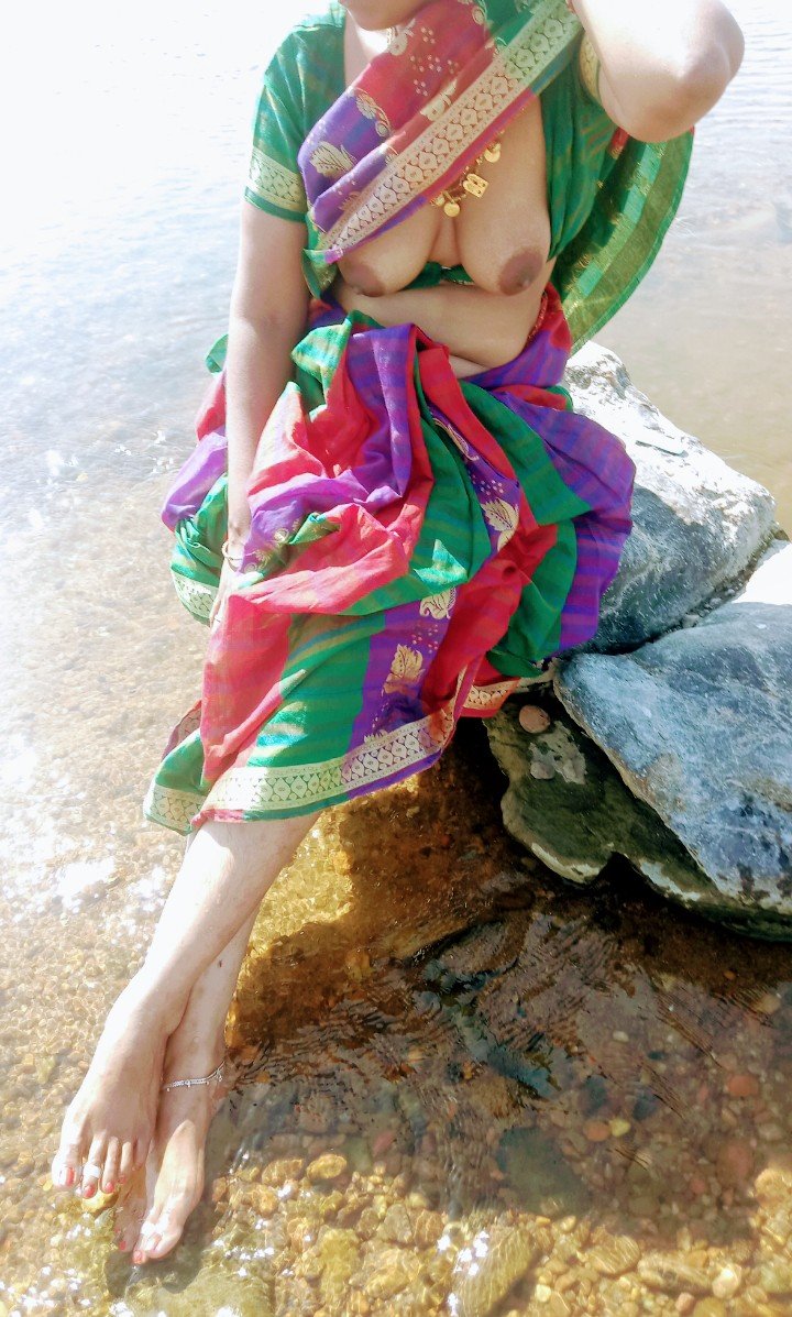 AhalyaAmmu1's tweet photo. Retweet if you like public dare https://t.co/2uL6Yy2980