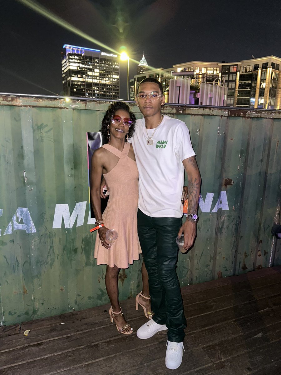 BBYSEVN's tweet photo. Mommy and lil brother front row of #Layr2023fashionshow 🤞🏽❌🖤 proud lil brother #Lobos #layr #forwardnightclub @bigtanelly https://t.co/j6gWORmGfj
