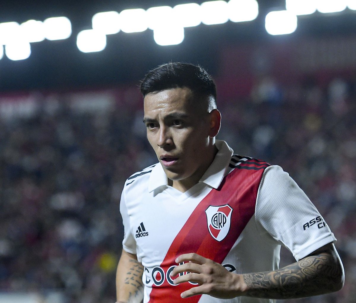 inforeald's tweet photo. Los sueños de Barco🚨

Esequiel le confeso a sus familiares cercanos y a Lux que hace semanas que viene teniendo sueños con la Libertadores por las noches.

El está decidido, se esta volviendo una obsesión para el jugador, por eso mismo recurrió al psicólogo del club. https://t.co/cegXPmdE5Y