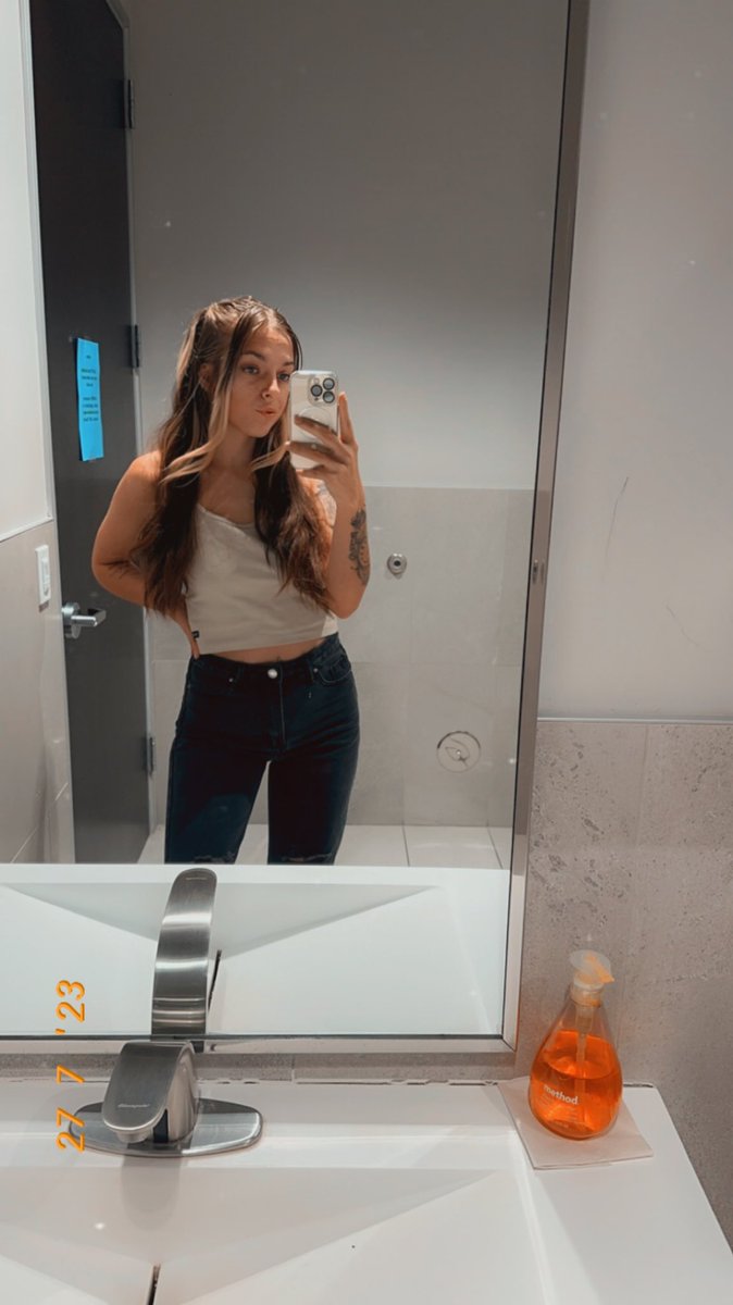 shelb_gutierrez's tweet photo. hey tl, still cute https://t.co/AsaYglEdm5