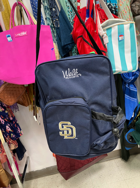 goodwillsd's tweet photo. Let’s go @Padres! 👏🔥 Gear up for baseball season this summer with #GoodwillSanDiego ⚾🌭 
#SDGoodwill #MakingGoodHappen #Padres #SDPadres #SanDiegoPadres #PadresBaseball #SanDiego #FriarFaithful #Baseball #BaseballSeason #MLB #MLBTeam #7thInningStretch #Summer https://t.co/PPy3RBFUXQ