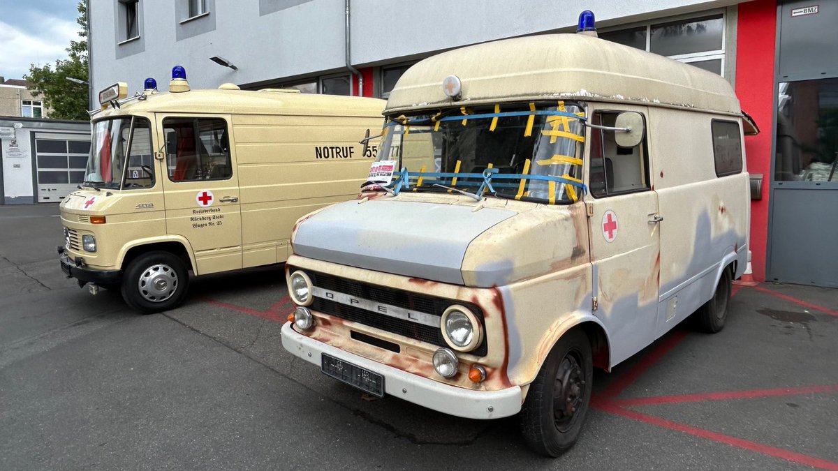 brkaktuell's tweet photo. 🕰🚑  Vor rund 50 Jahren trat der #OpelBlitz-Rettungswagen seinen Dienst an. Ein baugleiches Exemplar soll in neuem Glanz erstrahlen und der Nachwelt erhalten bleiben - das geht aber nur mit eurer Spende. Mehr: https://t.co/g6qEtElD3H https://t.co/fjlQzHsTrJ