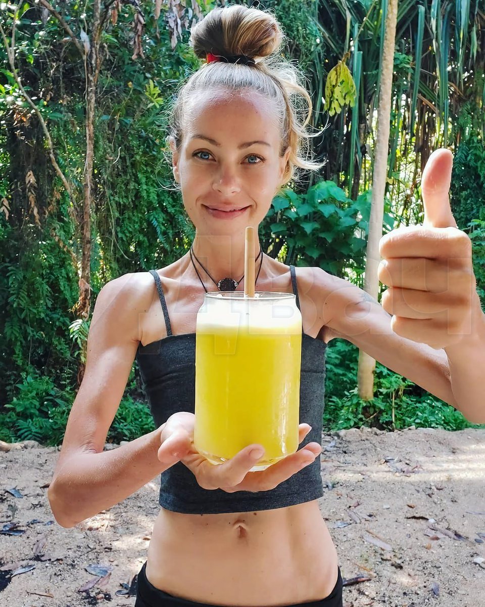 aperigator3's tweet image. В Малайзии от истощения умерла 40-летняя российская блогер-веган Zhanna D'Art (Жанна Самсонова). Последние 4 года она питалась только фруктами, ростками семян подсолнечника и соками. А до этого она 5 лет сидела на полностью сырой веганской диете.