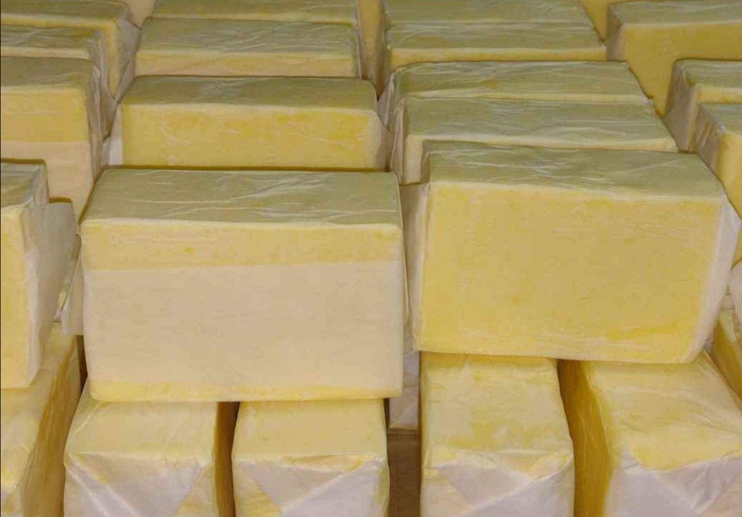 Desde PMontt enviamos a todo Chile exquisita mantequilla de campo y queso!! #LasCondes #Santiago #Concepcion #LaSerena #ViñaDelMar wsp +56965792127. Por la agencia que prefiera. Muy ricos y 100% natural.