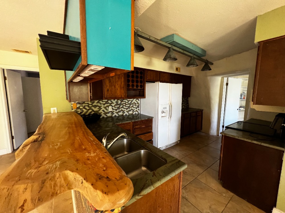 AdamInAustinTX's tweet photo. This unique Lago Vista property was CHEAP! The spacious 3 bedroom, 3 bath Dome house was nestled on a golf course too! #Austinflip #78645 #Austinfixerupper #RealEstateInvesting #FixAndFlip #FlippingHouses #InvestmentProperty #Fixerupper #adaminaustin #adaminaustintx https://t.co/7nDG1mBEX1
