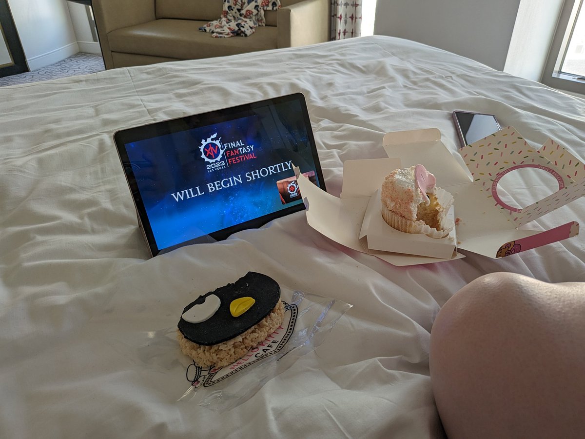Outburstt_'s tweet photo. HEY SE #FFXIVFanFest this is the real fanfest. less than a mile away without any tickets in a Vegas hotel room eating hello kitty cafe. you all suck! but we got hello kitty https://t.co/SR7jyp8l5t