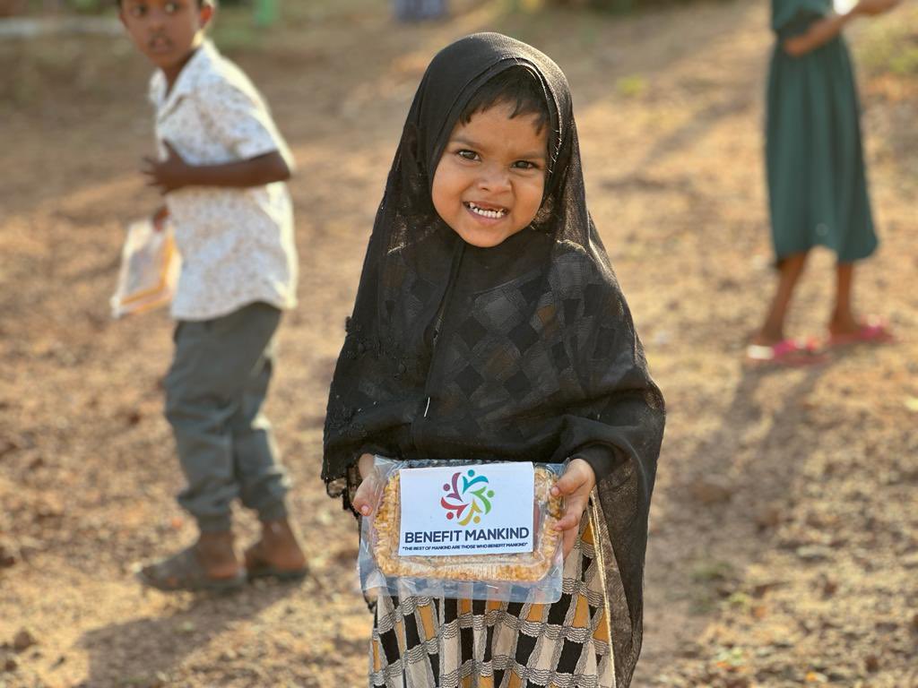 Benefit_Mankind's tweet photo. 🥘 Embrace the spirit of giving in Sri Lanka with Weeklyfeed! 🇱🇰 Join hands to provide nutritious meals and hope to those less fortunate. Together, we can create a brighter future. Learn more and get involved: https://t.co/fQN74gqljL #Weeklyfeed #SriLanka https://t.co/tkBjpn2CVU