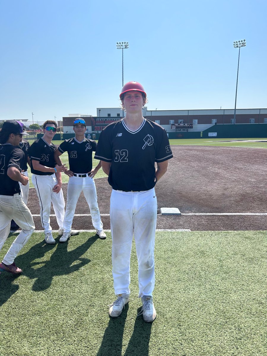 FiveToolTexas's tweet photo. F: @dprospects15 Testa 2024 2, Offspeed Athletics Blue 1
PoG: @TylerSessions32 2-3, HR, 2 RBI, R https://t.co/6hNvrxj6O4