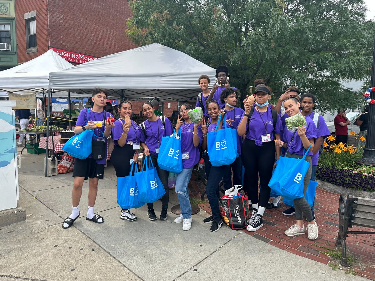BostonSchools's tweet photo. Another #BPSSummer program available for students this summer is the @SociedadLatina, Summer Academy for Latines Achieving Success at @SimmonsUniv. The program provides college access and success support to BPS students through various academic and enrichment programs! https://t.co/dVdFB7OMT3