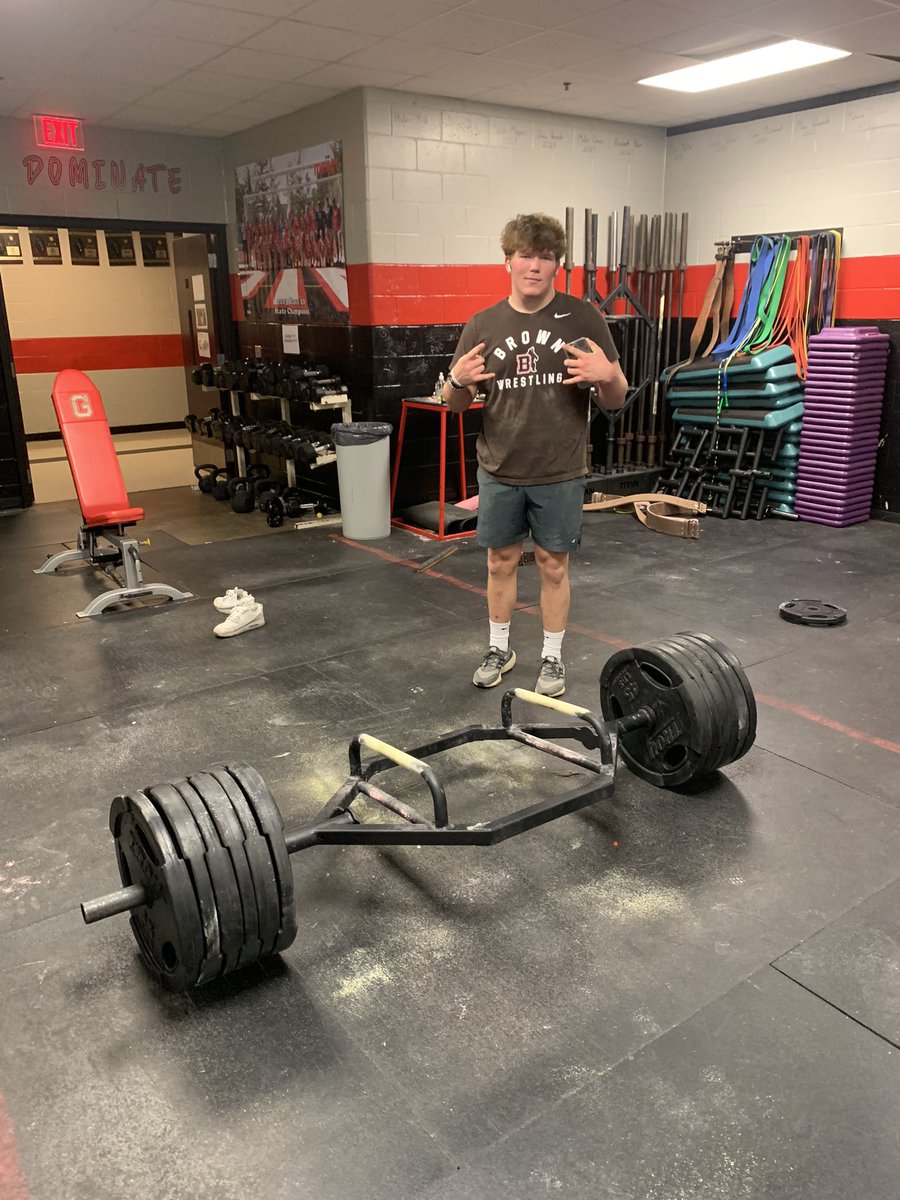 600lb deadlift for this #Villain 😳

<a href="/AlexHamrick7/">Alex Hamrick</a>