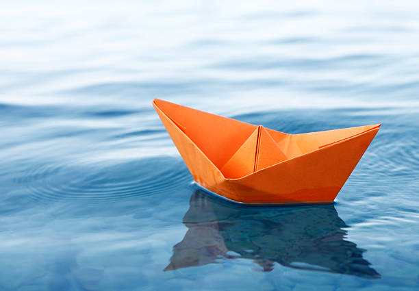 AmandaMGoetz's tweet photo. My therapist gave me this analogy and it stuck with me.

Picture a boat floating in the water with no anchor. 

It drifts around….. and around..… until an anchored boat invites it over. 

So the anchorless boat ties up and joins the party and people. https://t.co/OvRjKIraZn