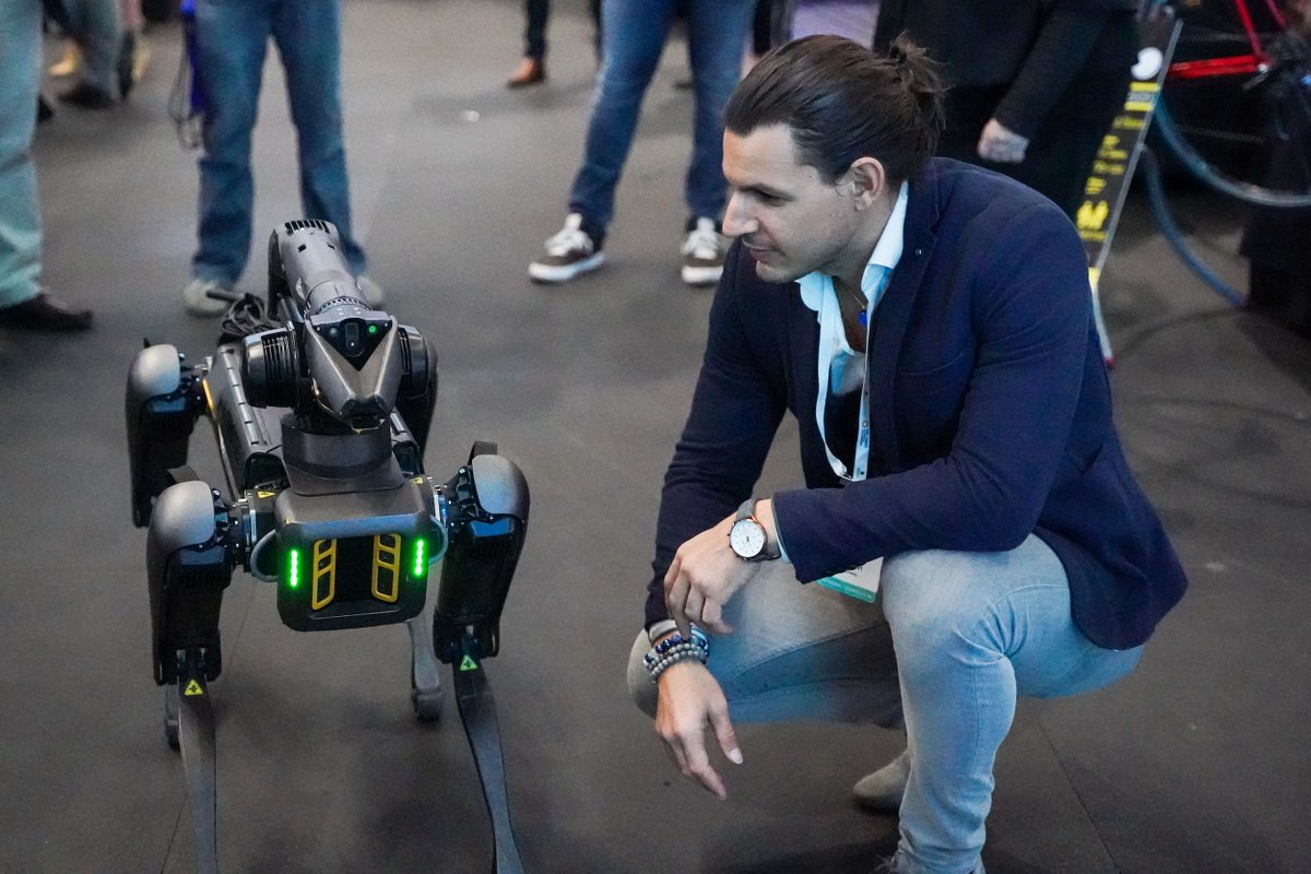 #Innovation, man's *other* best friend.💡

What game-changing #tech are you looking forward to experience this October at <a href="/the_metacenter/">The MetaCenter</a> Global Week presented by #SynapseOrlando &amp; <a href="/ImmerseSummit/">Immerse Global Summit</a>? #InnovationLivesHere #Orlando

🎟️: bit.ly/47d0v0n

📸: <a href="/Photos_FLA/">Photos FLA</a>