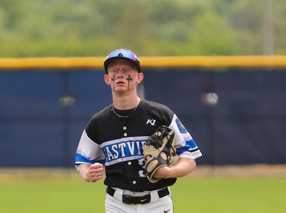 eastviewlegion1's tweet photo. Senior Blue defeats Minnetonka 9-0 in the opening round of the Tier 1A state tournament. Alexander’s bases loaded double in the 5th helps the Thunder clinch the victory. https://t.co/7kiQxLCCUS