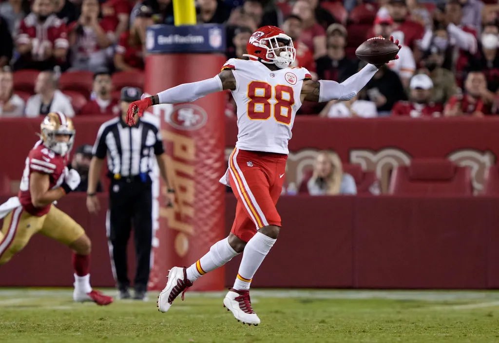 #Chiefs LB Drue Tranquill left practice with a neck strain.

DE Mike Danna suffered a calf strain.

TE Jody Fortson left with a shoulder injury, per Andy Reid.
