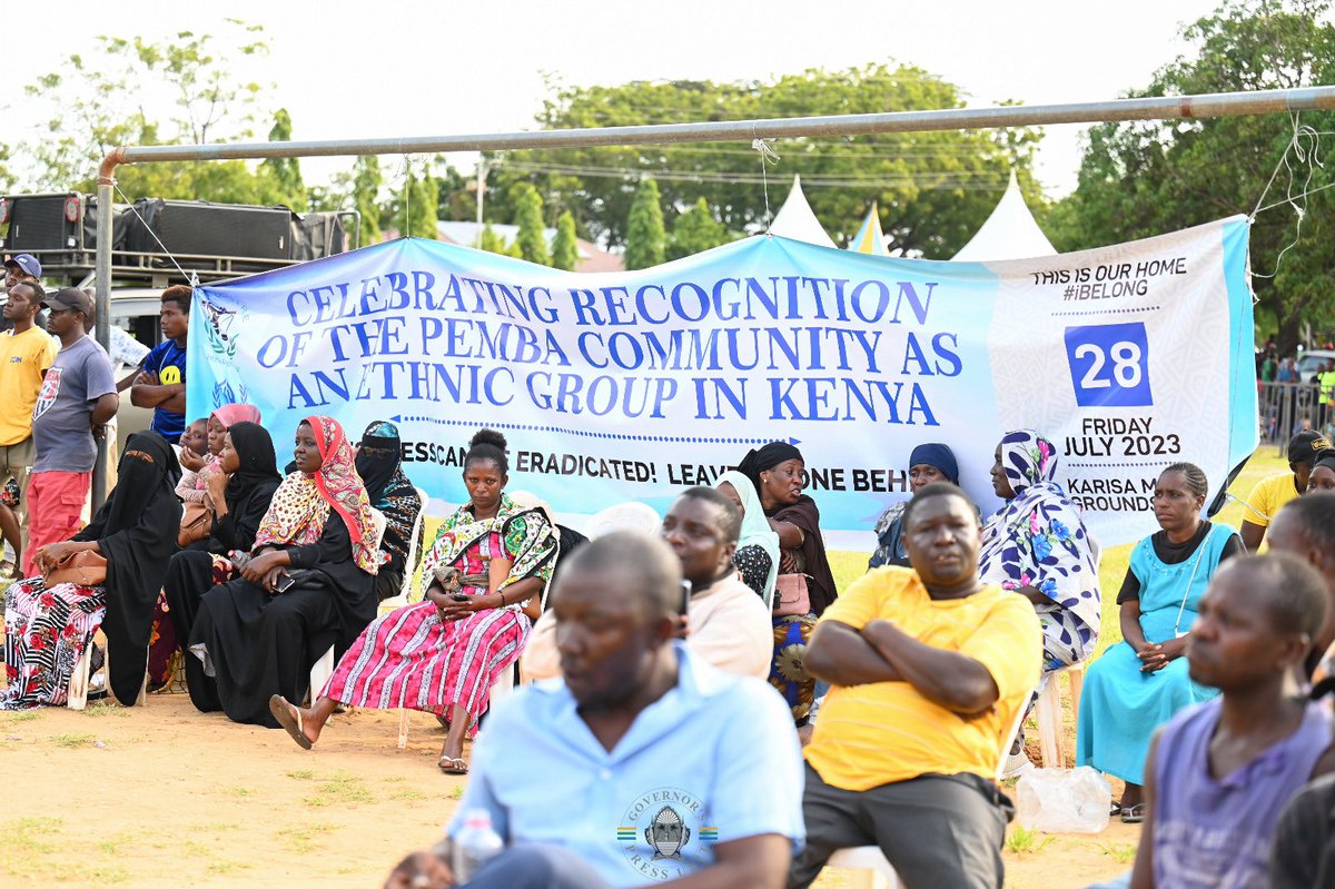 GideonMungaroM's tweet photo. Katika juhudi za kutambua maelfu ya watu wasio na utaifa, nimejumuika na Rais, Mh. William Samoei Ruto na viongozi wengine wakuu serikalini, katika uwanja wa Karisa Maitha mjini Kilifi, kwenye zoezi la ugavi wa vitambulisho vya kitaifa na pasipoti kwa jamii ya Wapemba… https://t.co/kK067EZFHK