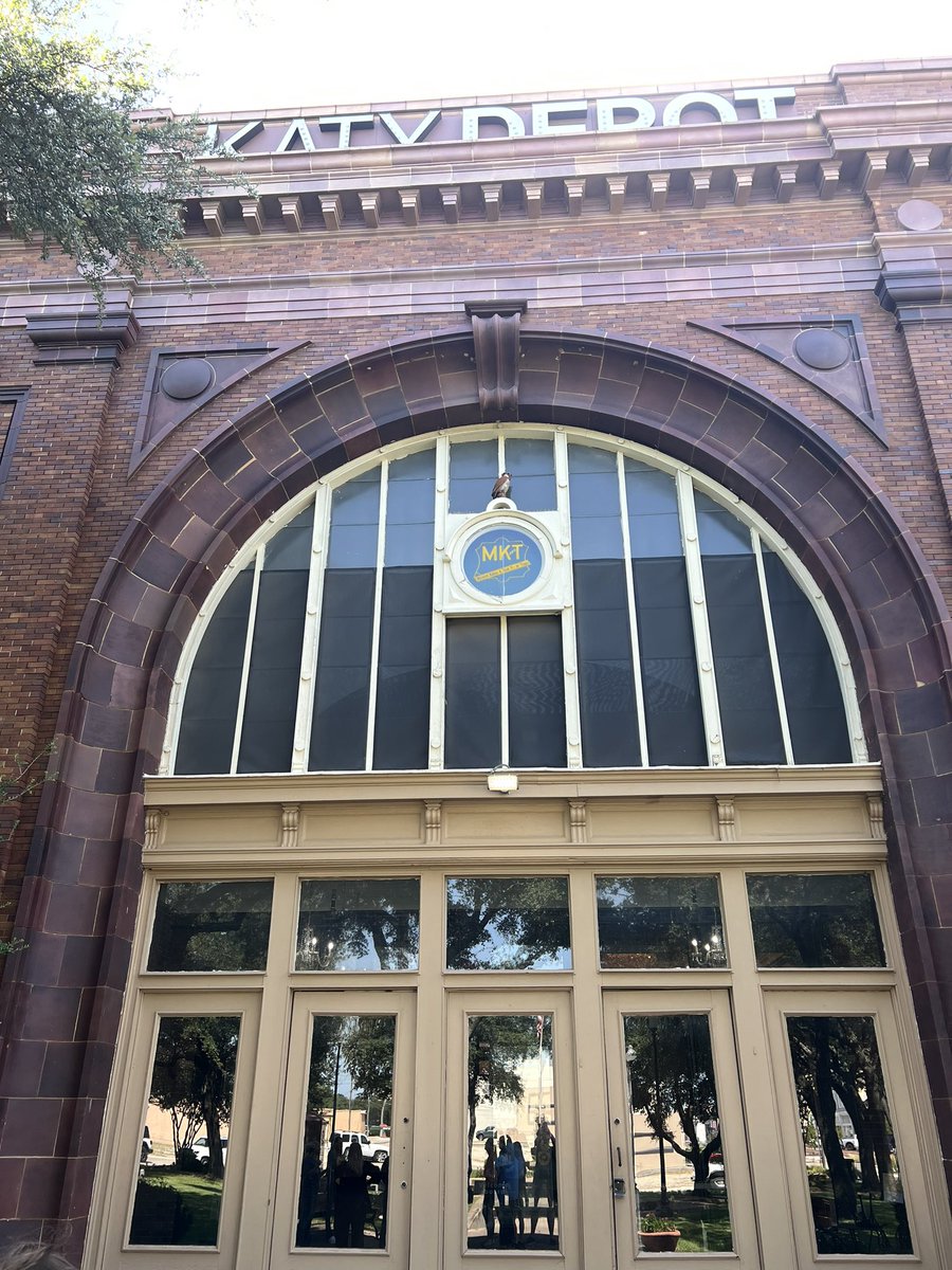 staci_gruhn's tweet photo. Katy Depot is an amazing spot in town! #texans @TerrellTexans @DISDLearns https://t.co/SYc1eZO7MU