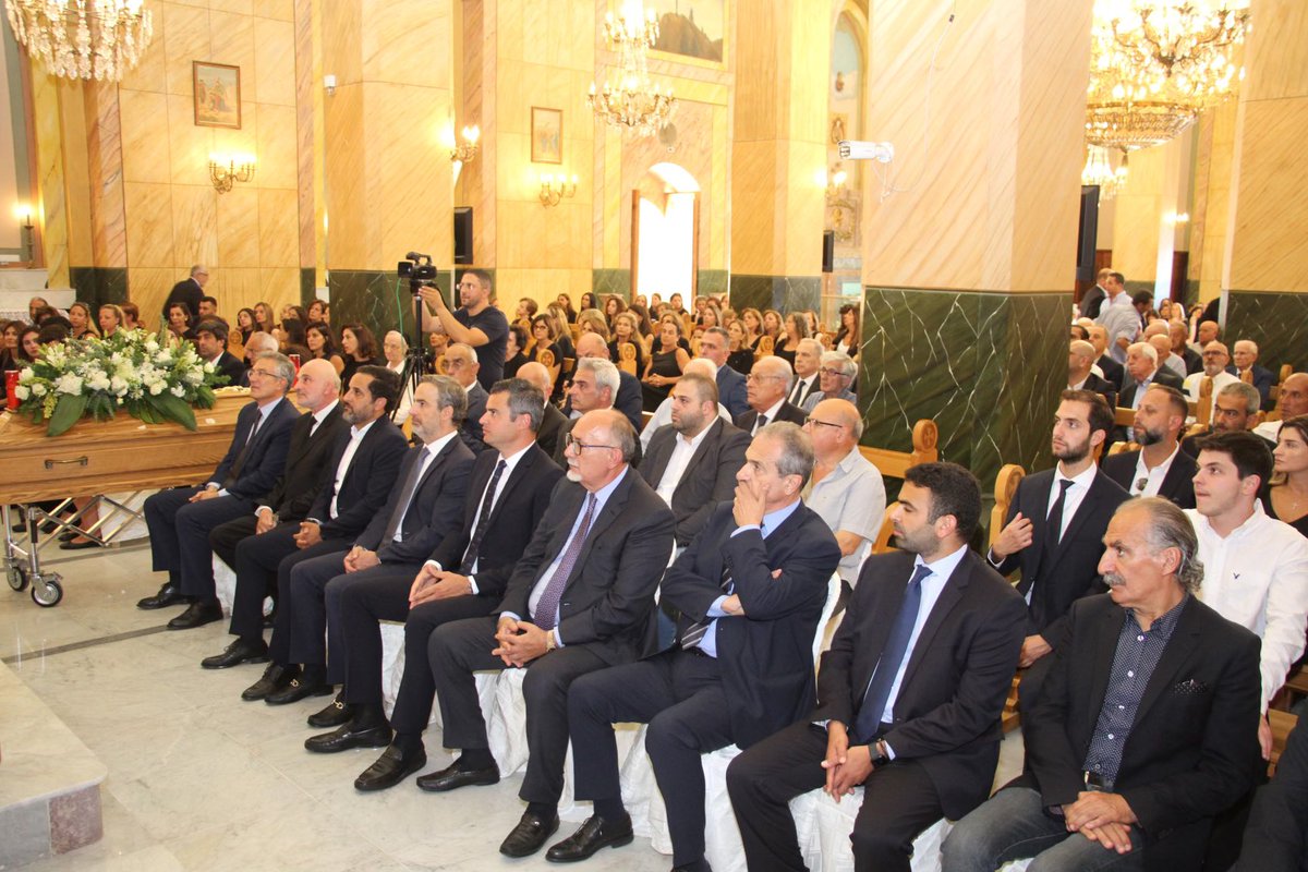 michelmoawad's tweet photo. برحيل الشيخ روبير بولس يخسر لبنان رمزاً من رموز الكلمة الأنيقة، وتخسر زغرتا الزاوية رجلاً مثقفاً ارتبط اسمه بالأخلاق الراقية والتواصل الدؤوب من أجل السلم الأهلي في أصعب المراحل وأدقها، وتُطوى بوفاته صفحات من أسرار الزمن الجميل وحكاياته.  
سنفتقد الشيخ روبير ونفتقد حنكته وتمسكه بلبنانيته وزغرتاويته.
أصدق التعازي لابنته ندى، وللشريك الدائم النائب السابق جواد بولس، ولعائلته الصغيرة، ولآل المكاري الكرام، ولأهلنا في زغرتا الزاوية التي تبكي اليوم أحد أعمدتها الذي يغيب ولكن يبقى شامخاً، لينضم إلى الخالدين في بلدتنا ومنطقتنا العزيزة.
@JawadBoulos