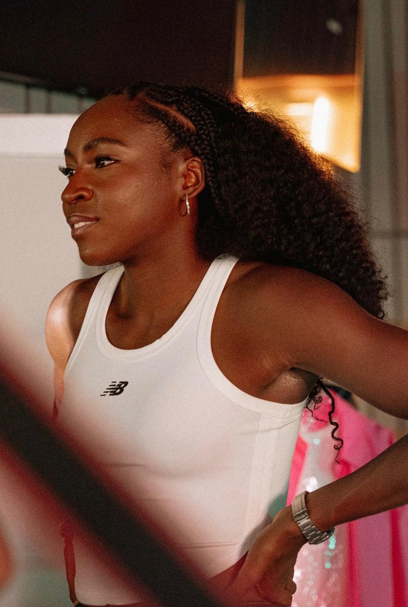 My daughter @LinseyWojo a commercial photographer, got this great candid shot of Coco during a promo in Atlanta @SolePlayATLANTA @CocoGauff @Tennis @TennisChannel