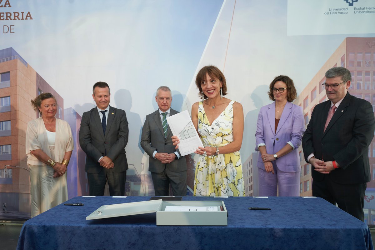 🏫 Arranca la construcción del nuevo edificio de la Facultad de #Medicina y #Enfermería de la <a href="/UPVEHU/">UPV/EHU</a> ➕ goo.su/MmKLJit

ℹ️ La obra, impulsada y financiada por el <a href="/gob_eus/">Eusko Jaurlaritza - Gobierno Vasco</a>, requiere una inversión de 62,1 millones de euros y estará operativa para el curso 2026-2027
