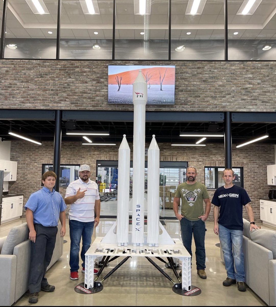 genyhitch's tweet photo. Art project we did for the local art council! @NappaneeIndiana Themed “outa this world”

@elonmusk @SpaceX we dare you to come visit😂 Tesla #cybertruck collab?? #genyhitch #ElonMusk #SpaceX #tesla #nappaneeIN https://t.co/4UOhwPa7jp