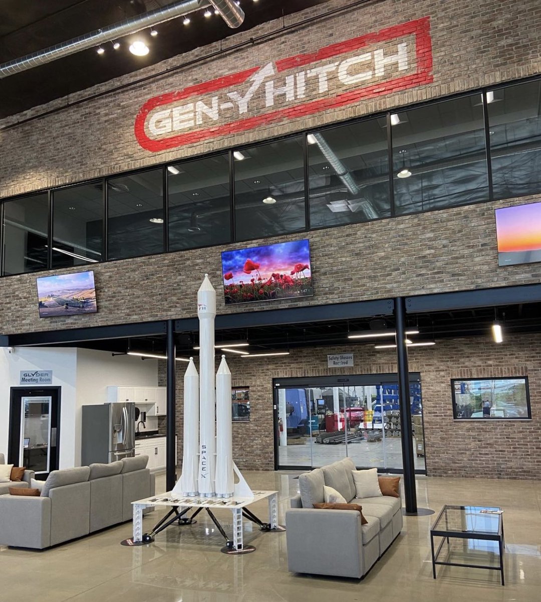 genyhitch's tweet photo. Art project we did for the local art council! @NappaneeIndiana Themed “outa this world”

@elonmusk @SpaceX we dare you to come visit😂 Tesla #cybertruck collab?? #genyhitch #ElonMusk #SpaceX #tesla #nappaneeIN https://t.co/4UOhwPa7jp