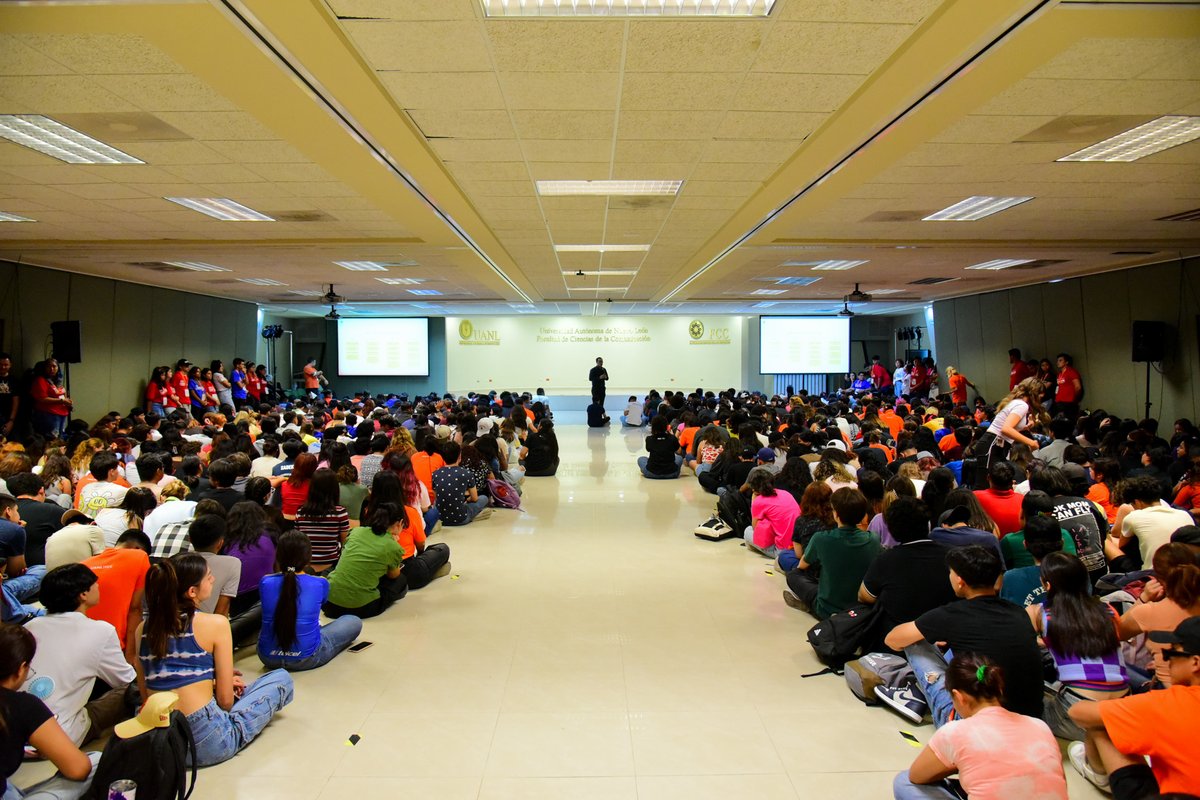 DAEUANL's tweet photo. Visitamos a l@s nuevos estudiantes de la FCC UANL en su curso de inducción, en donde tuvimos la oportunidad de invitarles a participar en las actividades estudiantiles de la UANL.
¡Mucho éxito en esta nueva etapa!
https://t.co/EzeZA7DMre
#ExcelenciaYEducación #SAFCC #DAE #UANL https://t.co/Yfqt6ehmk5