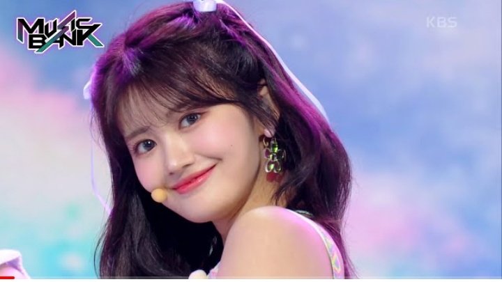 [📽️] A performance de 'Stay' no Music Bank de hoje já foi publicada no canal oficial da KBS:

🖇️ youtu.be/qT-4BrJslt0

STAY WITH SATURDAY
#Saturday #세러데이 #FindSummer