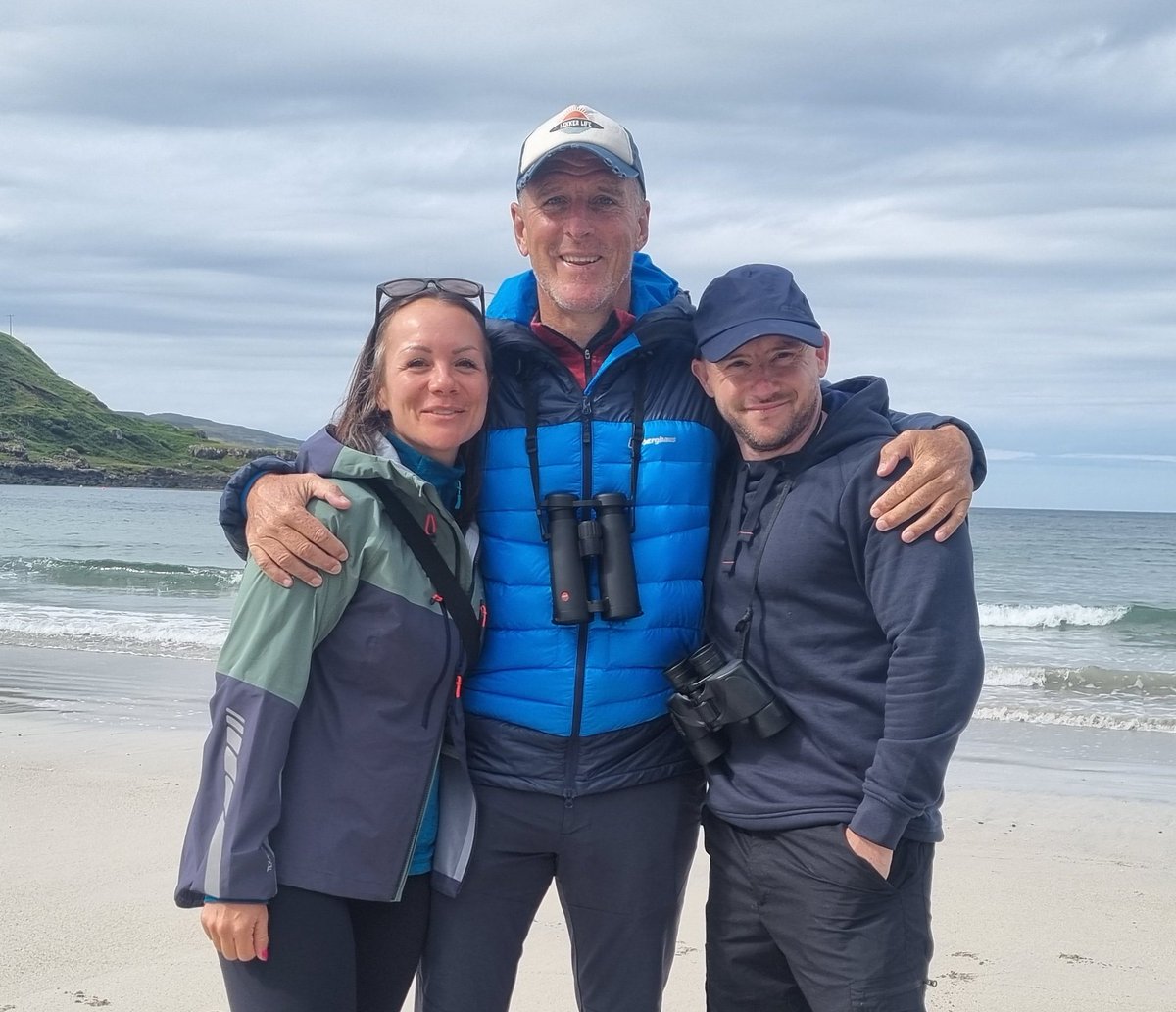 BirderPaula's tweet photo. Back to reality and slumming it at 'spoons with a beer before our train back to Glasgow. Thank you to @Nature_Scotland @IoloWilliams2 @Jack_Waldie @Theodec97 for looking after us so well on this week's Isle Of Mull Wildlife Advevture. Until next time #sendit https://t.co/p0QTwICoiC
