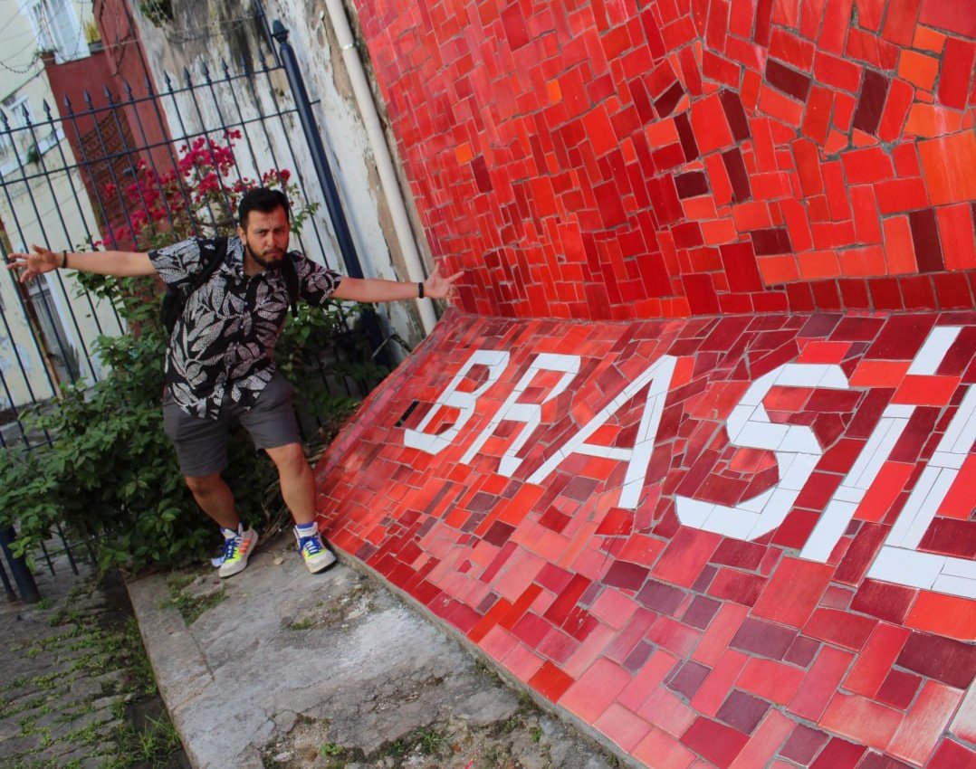 ElLaloLanda's tweet image. #OsoMil Yo queriendo imitar el "Esto es Brasil" 🇧🇷