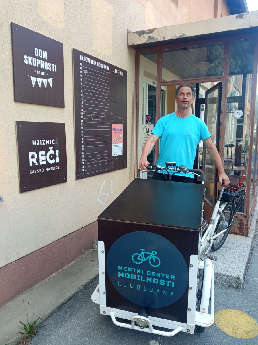 Mestni Center Mobilnosti najavlja sodelovanje s Knjižnico reči. V Savskem naselju si je od danes moč izposoditi 4 električne tovorne bicikle za 10 EUR dnevno, knjižnica pa svojim članom nudi brezplačni najem (neelektričnega) tovornega bicikla in prikolice, doniranih s strani MCM.