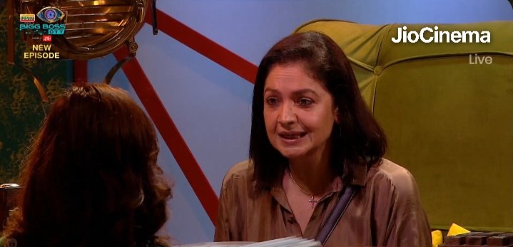 BiggBoss24x7's tweet photo. #PoojaBhatt - #Jiya 
sabse sunder &amp; popular ladki BB house mein ... 

Do You Agree With Pooja ji ? 
🔁 RT - No 
❤️ Like - Yes 
#BiggBossOTT2 #BiggBoss https://t.co/b3aX3li7oC