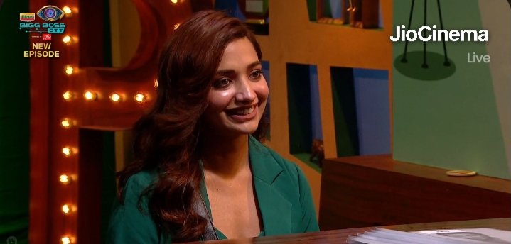 #PoojaBhatt - #Jiya 
sabse sunder &amp; popular ladki BB house mein ... 

Do You Agree With Pooja ji ? 
🔁 RT - No 
❤️ Like - Yes 
#BiggBossOTT2 #BiggBoss