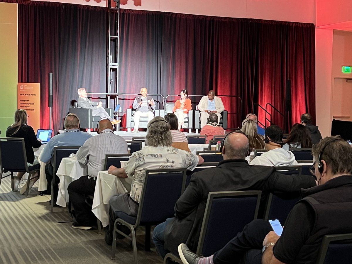 IntFreshProduce's tweet image. Pick your Path at Foodservice Conference guides attendees through breakout sessions covering sustainability, supplier diversity &amp;amp; procurement, K-12 Foodservice, and conversations with award winning chefs. #FSC2023