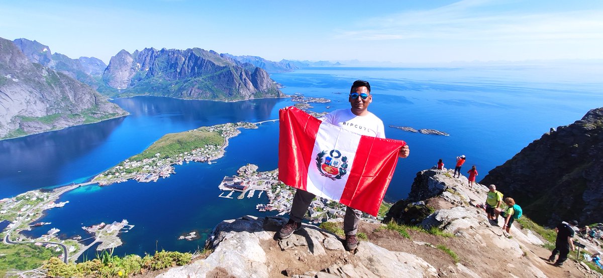 Toupi_Group's tweet photo. Desde Noruega y desde cada rincón de este mundo, recordemos con alegria lo que nos hace ser peruanos #FiestasPatrias #28DeJulio 🇵🇪 #indepencia #orgulloperuano #Peru #feliz28Perú https://t.co/M91OCbR7pp