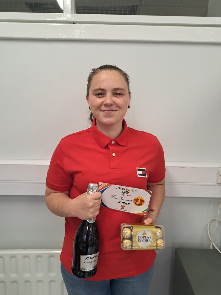 ibmsnibranch's tweet photo. The Institute of Pathology Belfast celebrated Belfast Pride with a bake off!! Congratulations to all winners and thank you to everyone who took part. So much effort and creativity admired by our judges Jena Crawford and Darren Campbell https://t.co/RPKBHcePVI