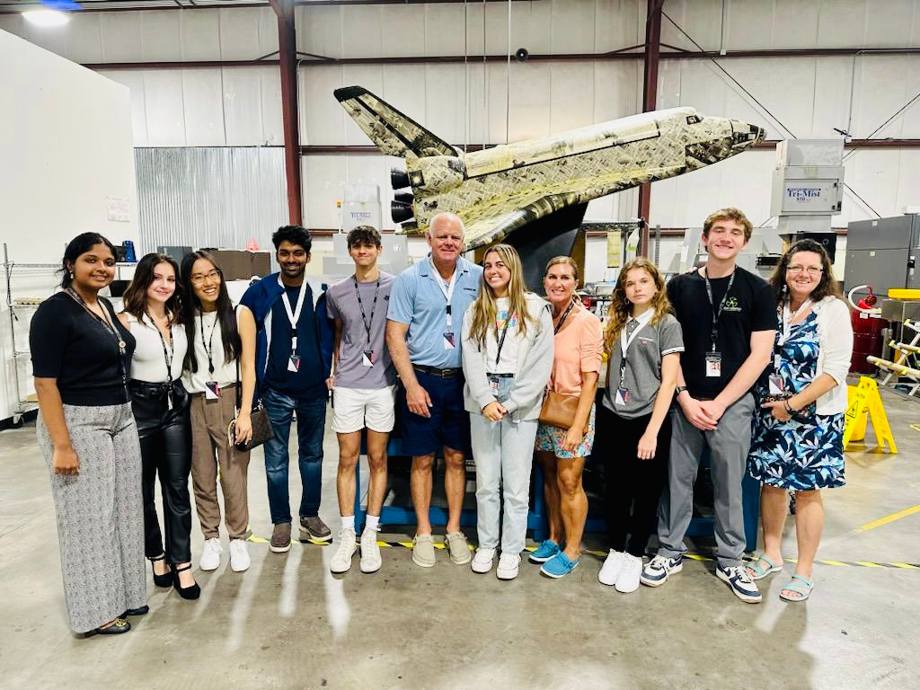 SidusSpace's tweet photo. Yesterday, we celebrated #NationalInternDay with custom Sidus Oreos, Mr. Delicious Ice Cream and facility tours for friends and family!
#SidusInterns #LizzieSat #SpaceExploration #Innovation #Internship #FutureLeaders #OreoID https://t.co/WmOzXforIR