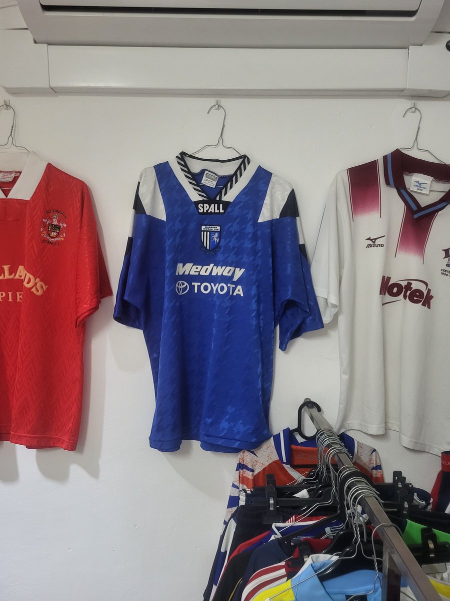 jread1829's tweet photo. @TheGillsFC Found this 92/93 shirt in a retro shop in Albufeira but they wouldn't sell. Only for display! https://t.co/QK2QR82dco