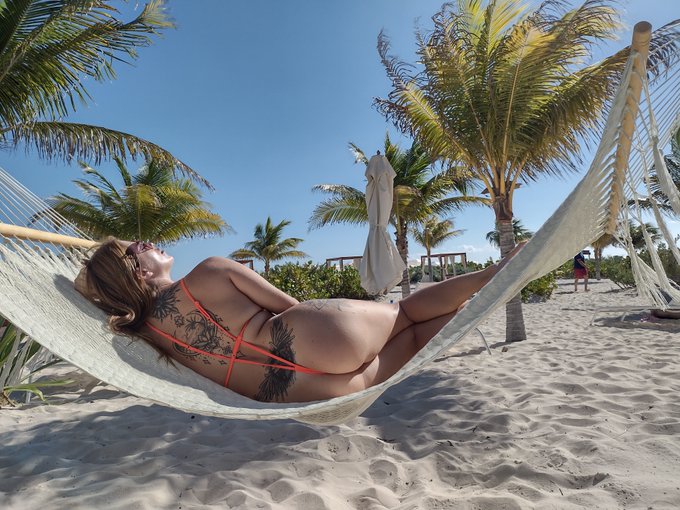 CUMPLE MES FALTAN 15 DIAS!!! 🥳🥳🥳 Rifa en mi Only de una tanguita con video personalizado quit&aacute;ndomela<a href="/tag/swinger"class="tags"><span>#swinger</span></a>