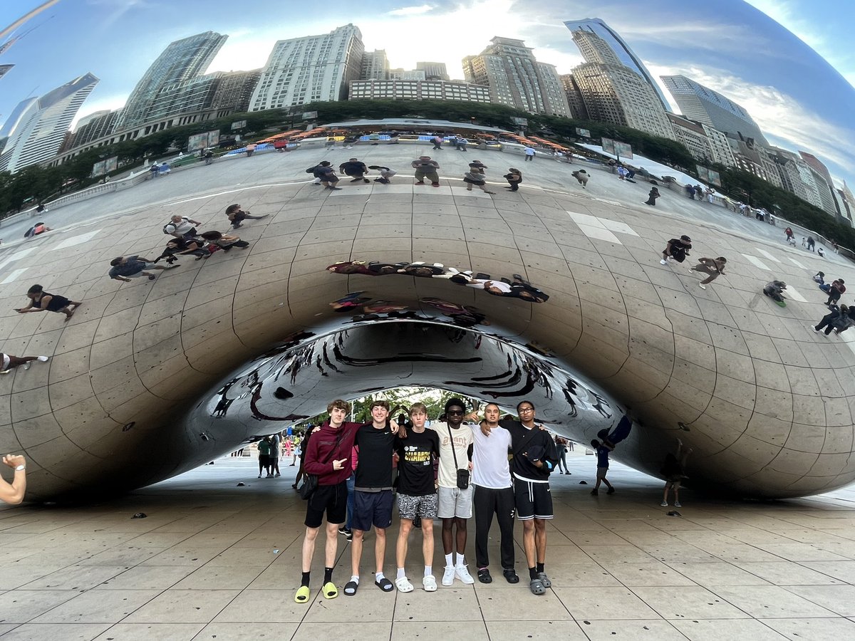 Site seeing is done. Time for business. Burloak Seniors ready for work at the <a href="/NSC_Chicago/">National Summer Classic</a>