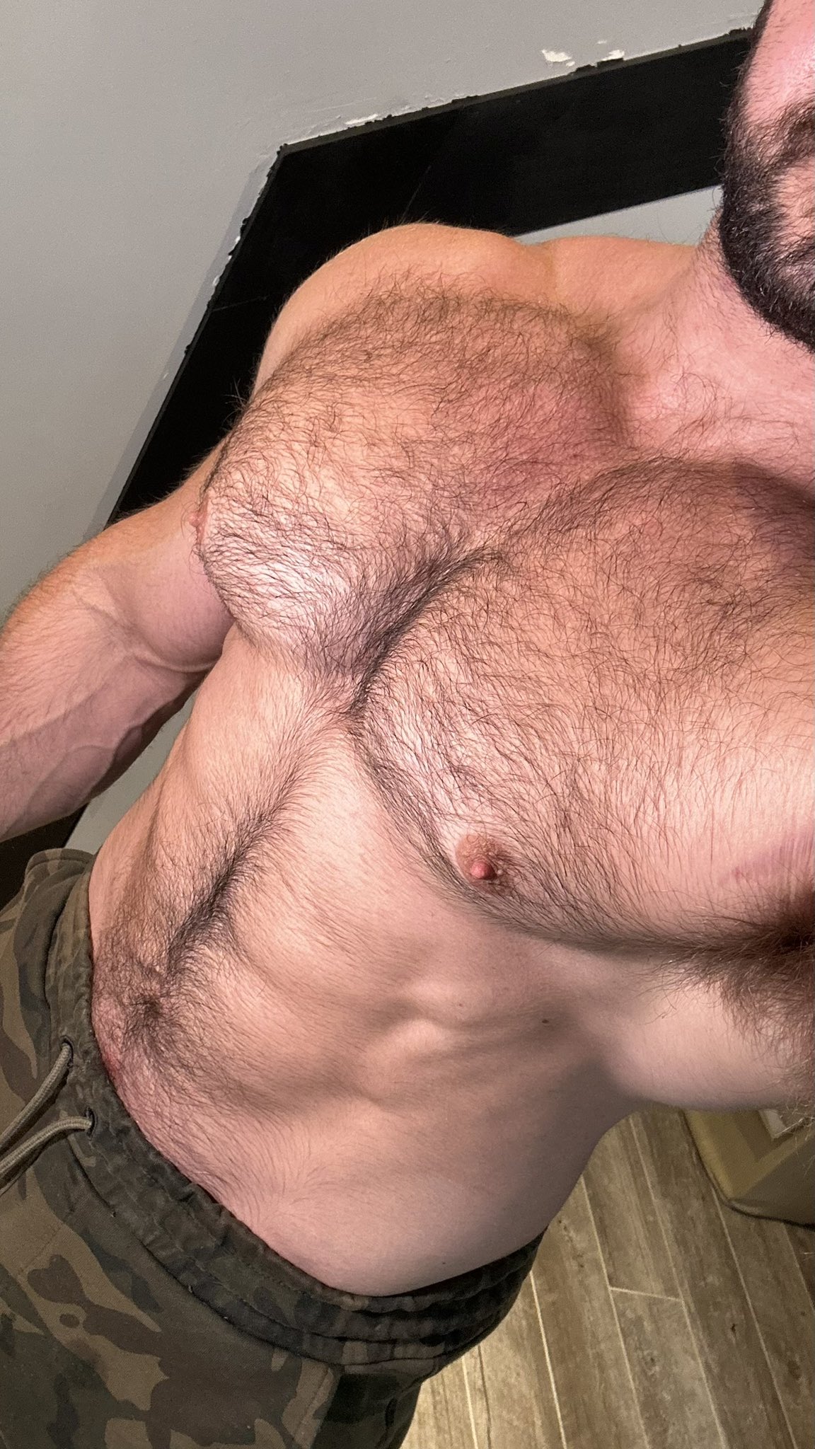Titties, just because https://t.co/wKz2gVzYaa