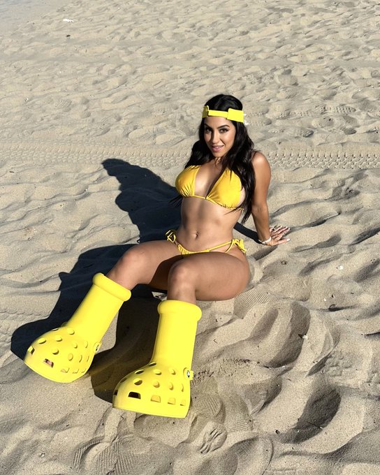 1 pic. beach ready ☀️ @mschf https://t.co/o8avpzI5PI<a class="tags" target="_blank" title="On Twitter" href="/?out=eyJ0eXAiOiJKV1QiLCJhbGciOiJIUzUxMiJ9.eyJpYXQiOjE3NjgwMDIyMjksImlzcyI6InR3cG9ybnN0YXJzLmNvbSIsIm5iZiI6MTc2ODAwMjIyOSwiZXhwIjoxNzk5NTM4MjI5LCJyZWRpcmVjdF91cmwiOiJodHRwczovL3guY29tL21zY2hmIn0.Sn4LMWOg9FlV__vISXimhrPcI_6e4KiZn71O36Zp4ltPBVRKHGXn8I3jxXNjHV2Z_qibZA39cxruskS15g38-w">@mschf</a>