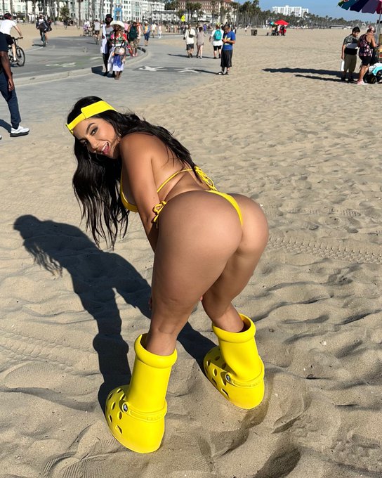 2 pic. beach ready ☀️ @mschf https://t.co/o8avpzI5PI<a class="tags" target="_blank" title="On Twitter" href="/?out=eyJ0eXAiOiJKV1QiLCJhbGciOiJIUzUxMiJ9.eyJpYXQiOjE3NjgwMDIyMjksImlzcyI6InR3cG9ybnN0YXJzLmNvbSIsIm5iZiI6MTc2ODAwMjIyOSwiZXhwIjoxNzk5NTM4MjI5LCJyZWRpcmVjdF91cmwiOiJodHRwczovL3guY29tL21zY2hmIn0.Sn4LMWOg9FlV__vISXimhrPcI_6e4KiZn71O36Zp4ltPBVRKHGXn8I3jxXNjHV2Z_qibZA39cxruskS15g38-w">@mschf</a>