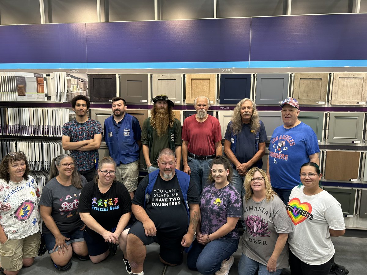 EssPerez1989's tweet photo. Happy 5th day of #MSTAppreciationWeek 🥳#MerchandisingBrain 🧠 #FavoriteShirtDay 👕 & Chic Fil A lunch! #BlueBoxR1 @GallianoScott @MYoungsonLowes @CrystalNeels https://t.co/V7cjx7fMcM