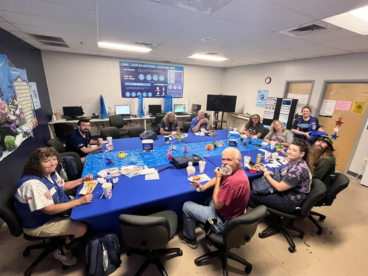 EssPerez1989's tweet photo. Happy 5th day of #MSTAppreciationWeek 🥳#MerchandisingBrain 🧠 #FavoriteShirtDay 👕 & Chic Fil A lunch! #BlueBoxR1 @GallianoScott @MYoungsonLowes @CrystalNeels https://t.co/V7cjx7fMcM
