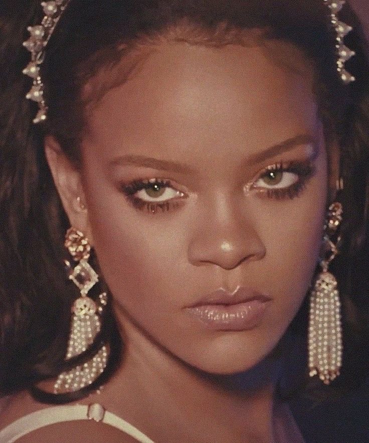 rihpael's tweet photo. Rihanna https://t.co/RoLuS6xZBW