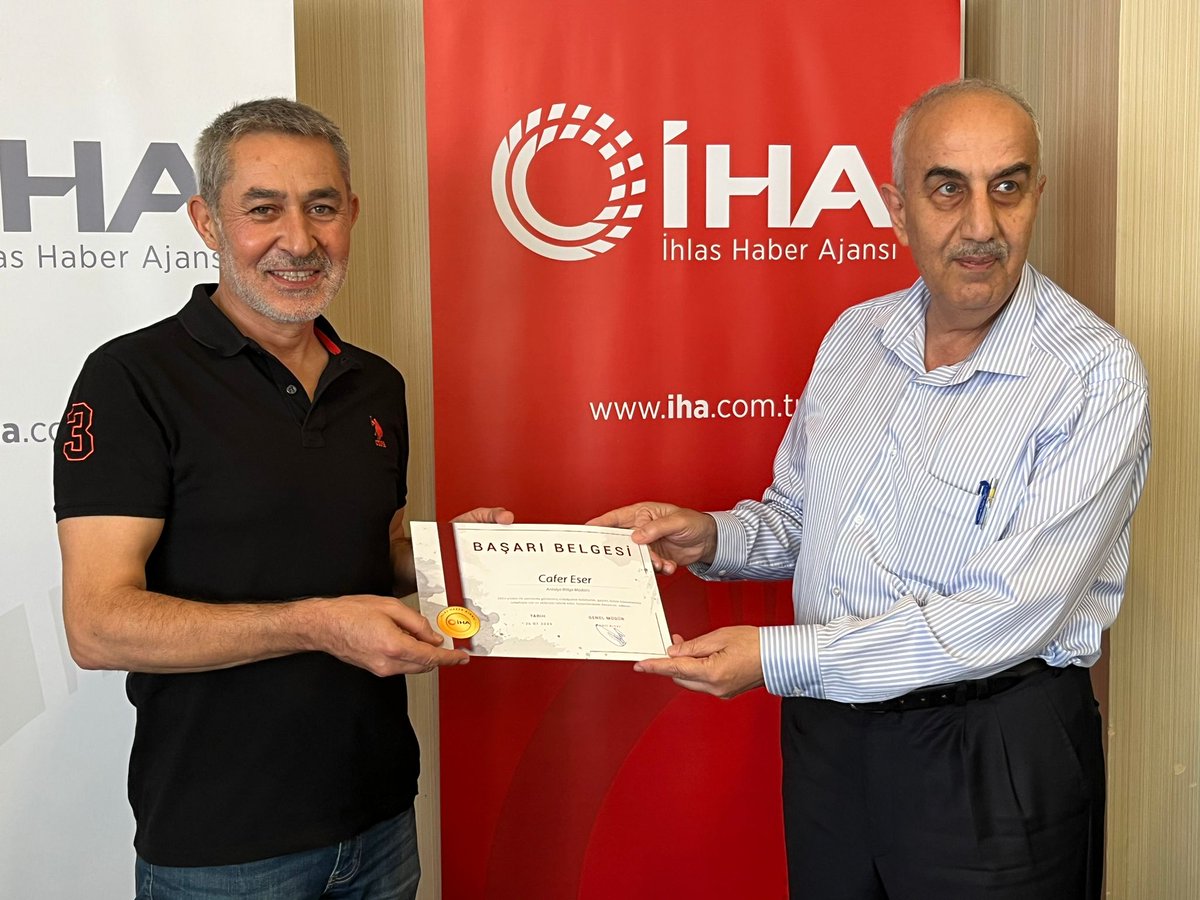 EserCafer's tweet photo. İhlas Haber Ajansı'nın 2023 yılı ilk değerlendirme toplantısında Antalya Bölge Müdürlüğü olarak başarı belgemizi  genel müdürümüz sayın Hamit Arvas 'ın elinden aldık. Gece gündüz demeden emek veren tüm ekip arkadaşlarıma teşekkür ederim. https://t.co/OTjHOBlYBO