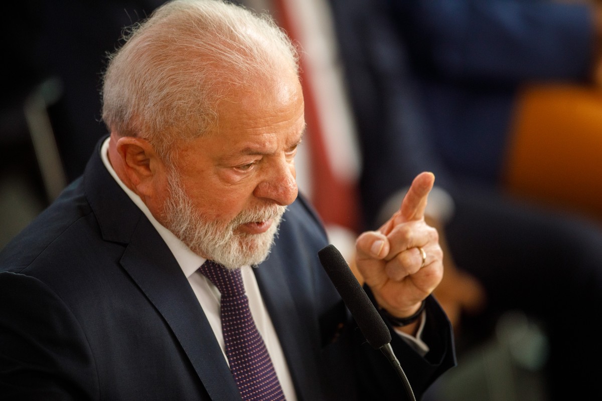 JornalOGlobo's tweet photo. Merval Pereira [@mervalpereira]: Lula repete os erros que levaram o país a uma crise brutal https://t.co/k6lOG0qZjX https://t.co/2LMA22P2ts
