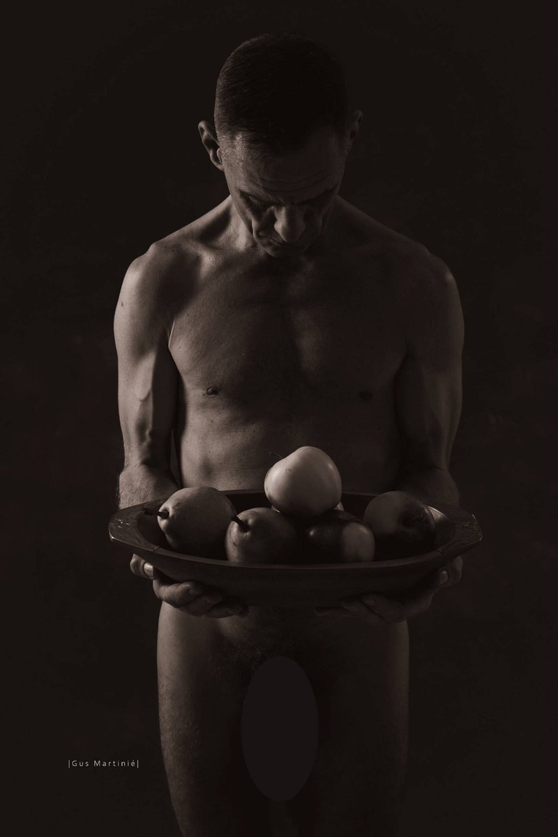 DaddyPaul71's tweet photo. Some art pics once more @GusMartinie #nakedart #maleart #malemodelling #malenudemodelling #malenudeart #malenusity https://t.co/66DnsxmExq