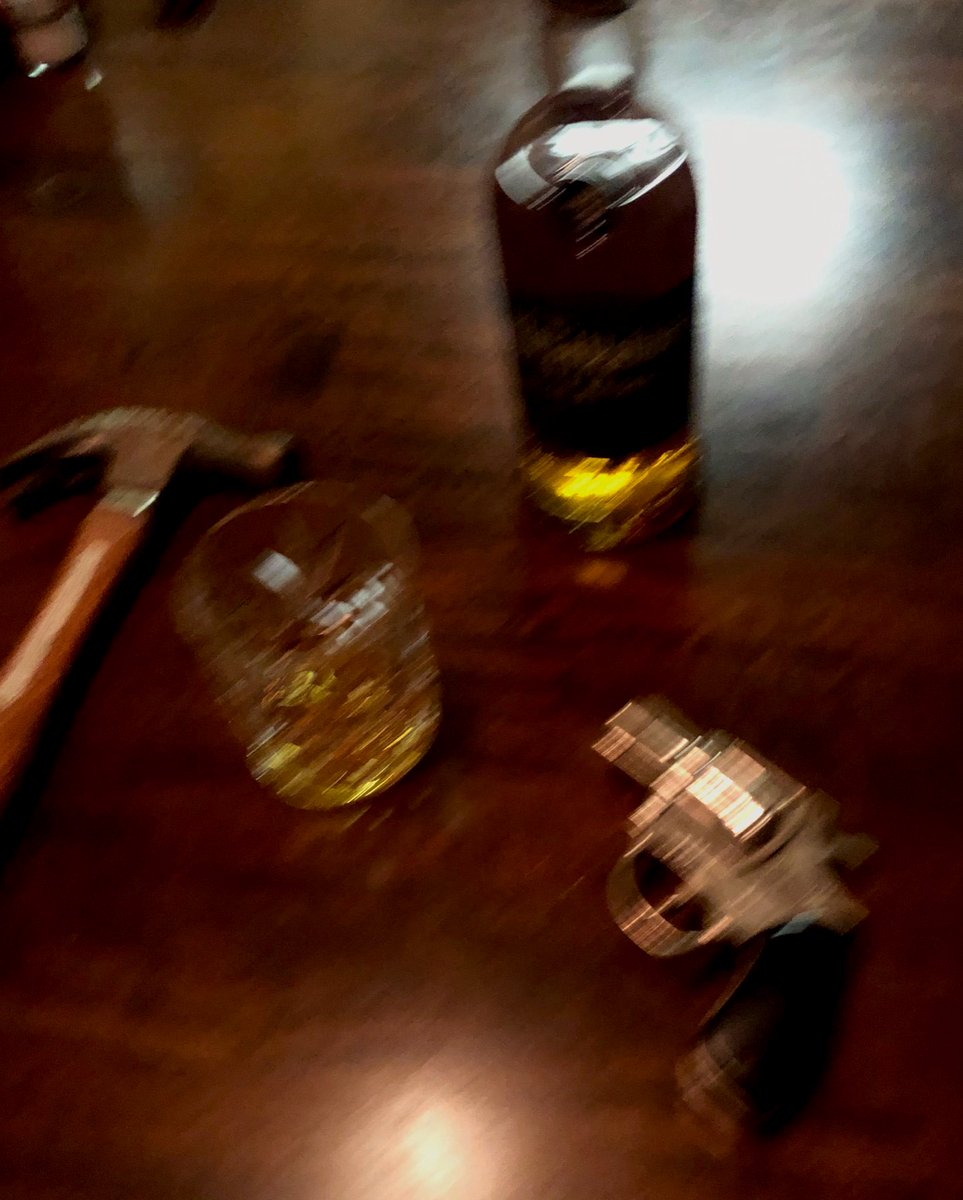 VesperMitty's tweet photo. Enjoying my Friday evening https://t.co/4ido9hnqlM